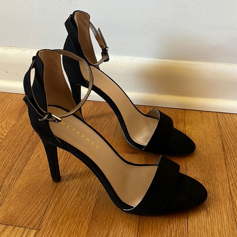 Metaphor Black Heels Size 8